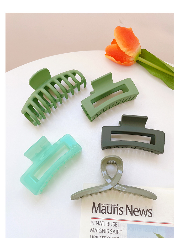 1 Piece Quantity Daily Occasion Fashion Women'S Solid Color Arylic Resin Hair Claws