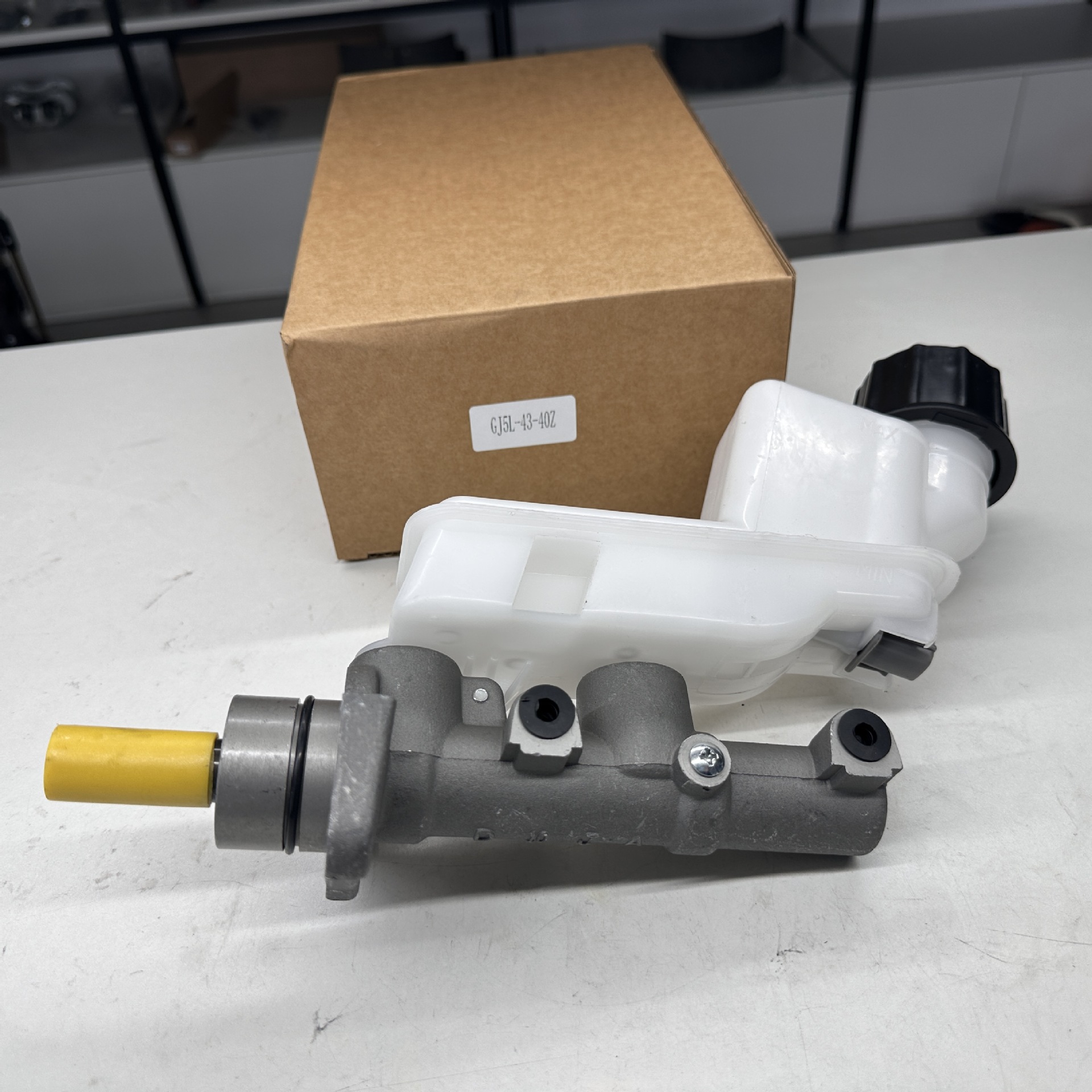 Aplicable a la bomba maestra de freno Mazda 6 GJ5L-43-40Z GJ5L-43-40ZA GJ5L-43-40ZB