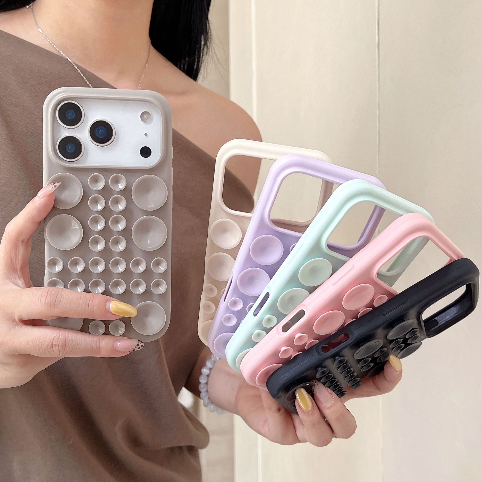 Suitable for Iphone17Promax Suction Cup Liquid Mobile Phone Case, Ultra-Large Diameter, Strong Adsorption, Fun Apple 17 Case