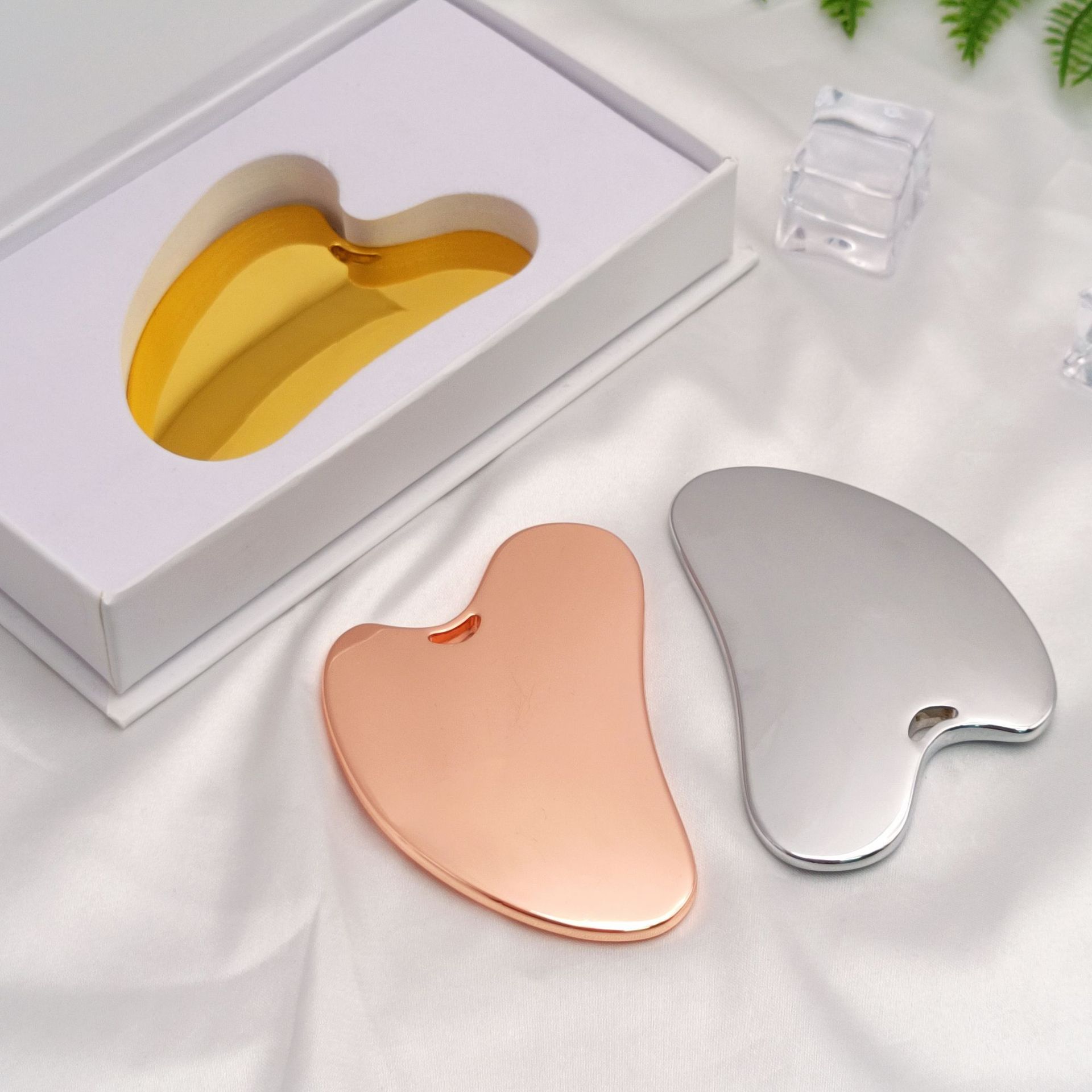 Tabla de raspado facial metálica, masaje en forma de corazón, ideal para cuello y cara, herramienta de belleza