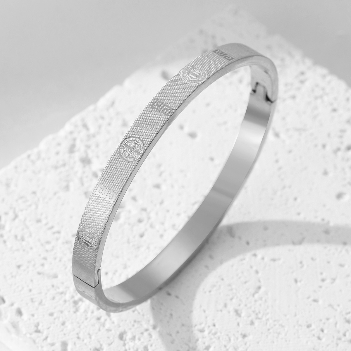 22g Weight Bangle Classification Titanium Steel Chain Material 1 Piece Quantity Holiday, Daily Occasion Titanium Steel Material Symbol Pattern Women's Gender Plating Design Retro Style Retro Symbol Titanium Steel Bangle In Bulk 6