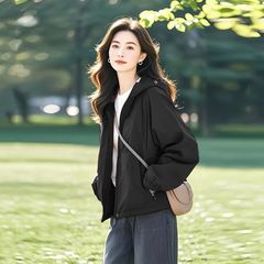韩系感别致超好看连帽短外套女春秋款冲锋衣休闲个性夹克