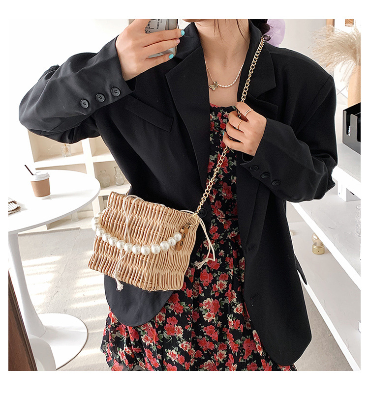 Fashion straw woven pearl shoulder messenger portable bagpicture18