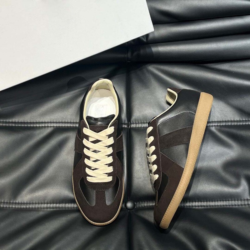 European Station 2025 New German Training Shoes for Men and Women, Casual Versatile Flat Shoes, Genuine Leather Lace-Up Thick-Soled Couple Shoes, Sneakers