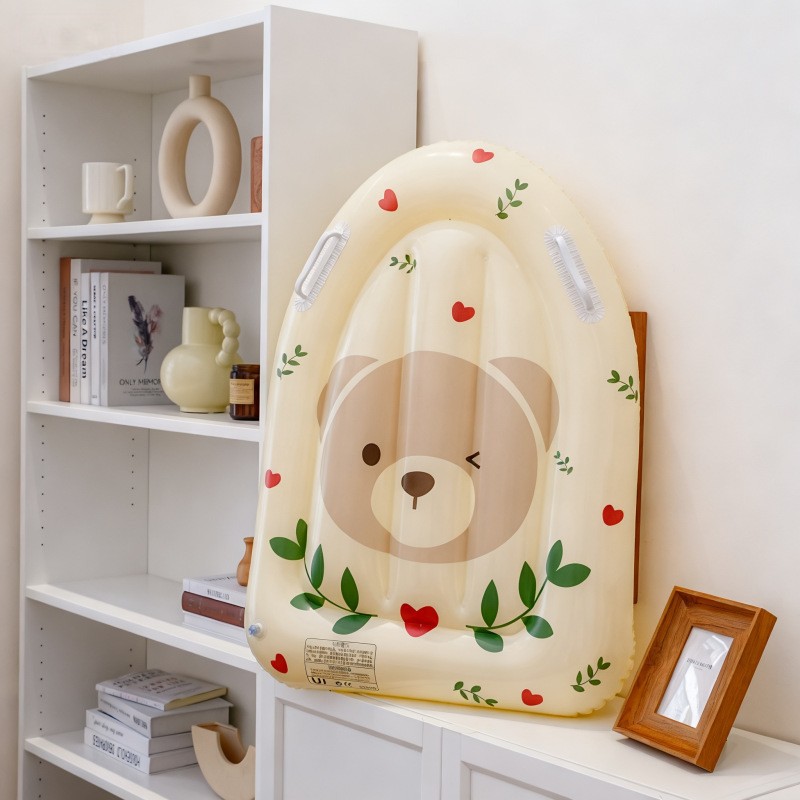 メーカーは空気入れのサーフボードを販売しています。