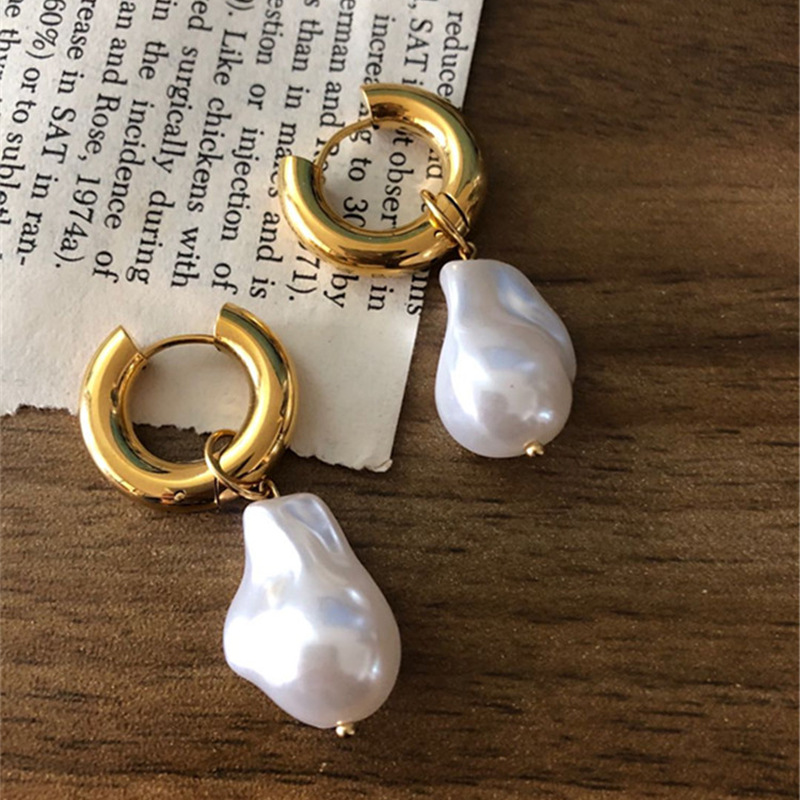 Irregular Pearl Hoop Earrings Fashion European Retro Style_voghion.com