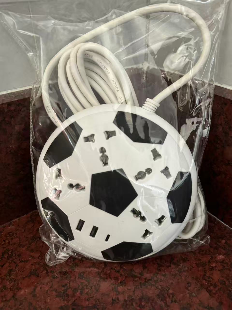Fábrica directa de exportación de fútbol comercio exterior de alta potencia placa de conexión de conexión multi-interruptor 3USB enchufe de fila estándar estadounidense