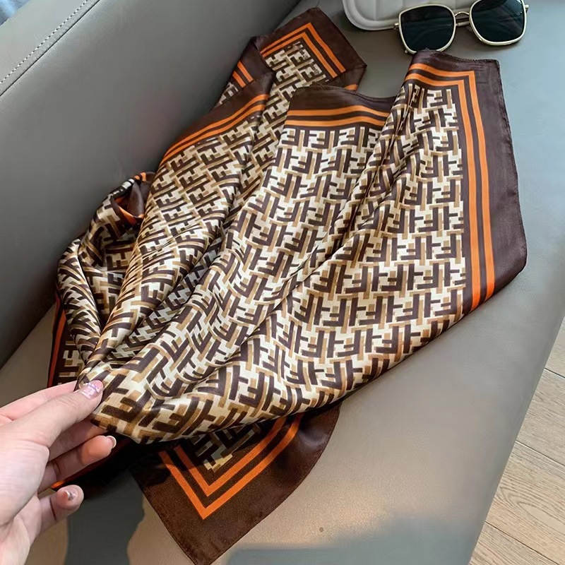 Nuevo bufandas de seda primavera y verano de alta calidad 70cm bufandas cuadradas de moda de estilo exterior bufandas decorativas delgadas bufandas cuadradas pequeñas