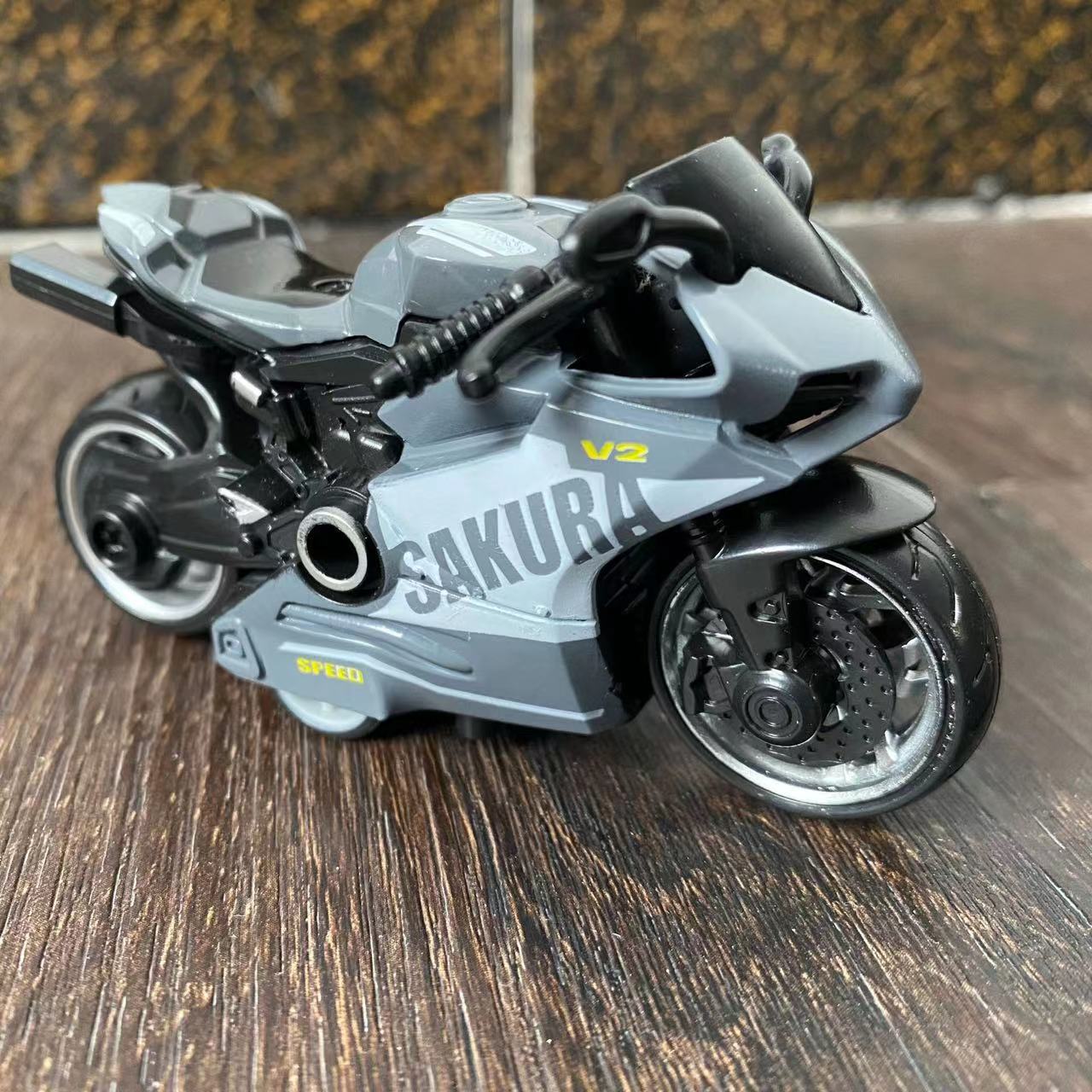 Aleación de retroceso modelo de motocicleta decoración simulación de plástico carreras de juguete transfronterizo llavero colgante agarre decoración de la máquina