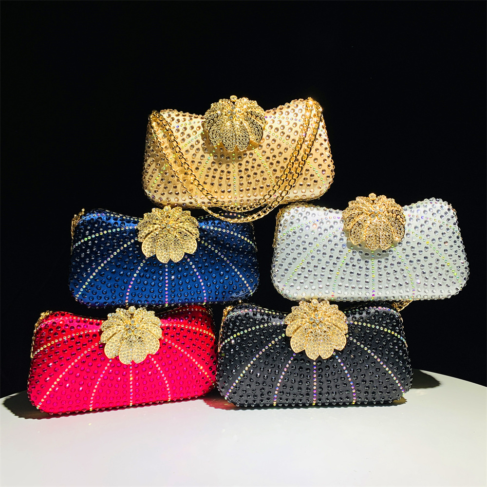 420g Weight Polyester Lining Material Lock clasp Closure Type Chain Strap Type Crossbody Bag, Evening Bag Bags Type Party Occasion Polyester Material Flower Pattern All Seasons Season Women's Gender Diamond Design Elegant Style Shell Shape Gold, Silver, Black Color Gold Silver Black Polyester Flower Shell Evening Bags 23
