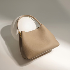 2024新款軟牛皮手提水桶包 包包女小眾時尚高級感通勤單肩斜挎包