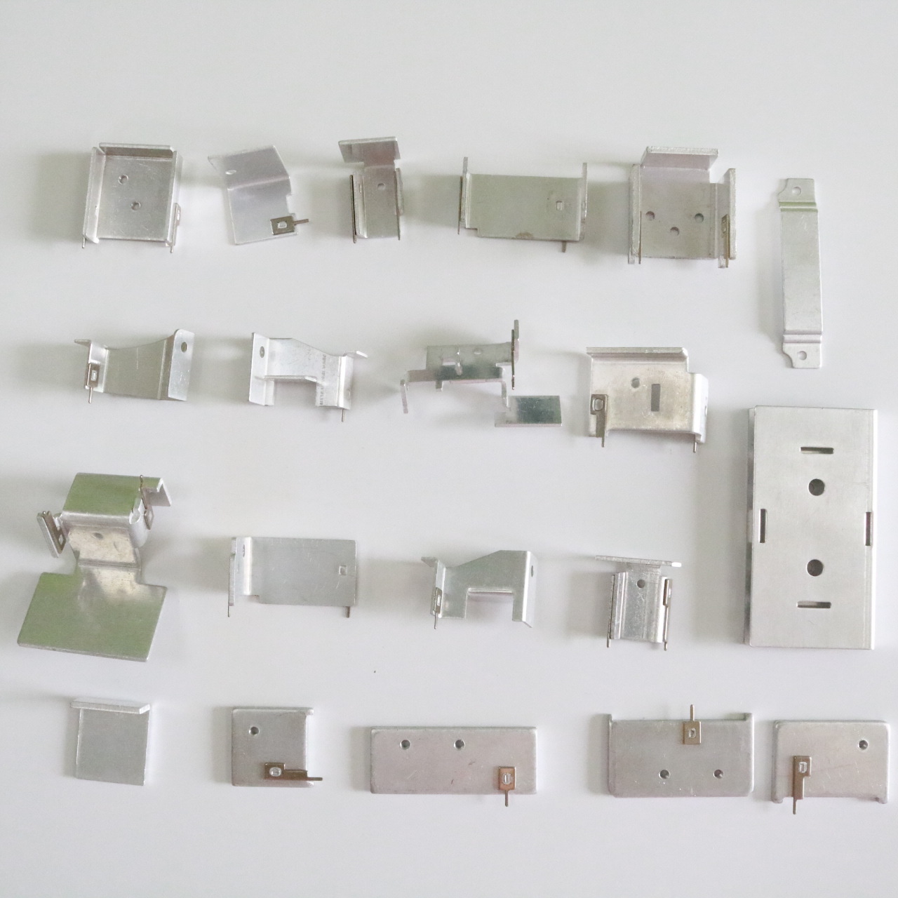 东莞  电子元器件 手机电源适配器 铝散热片 散热器 铝冲压件配件