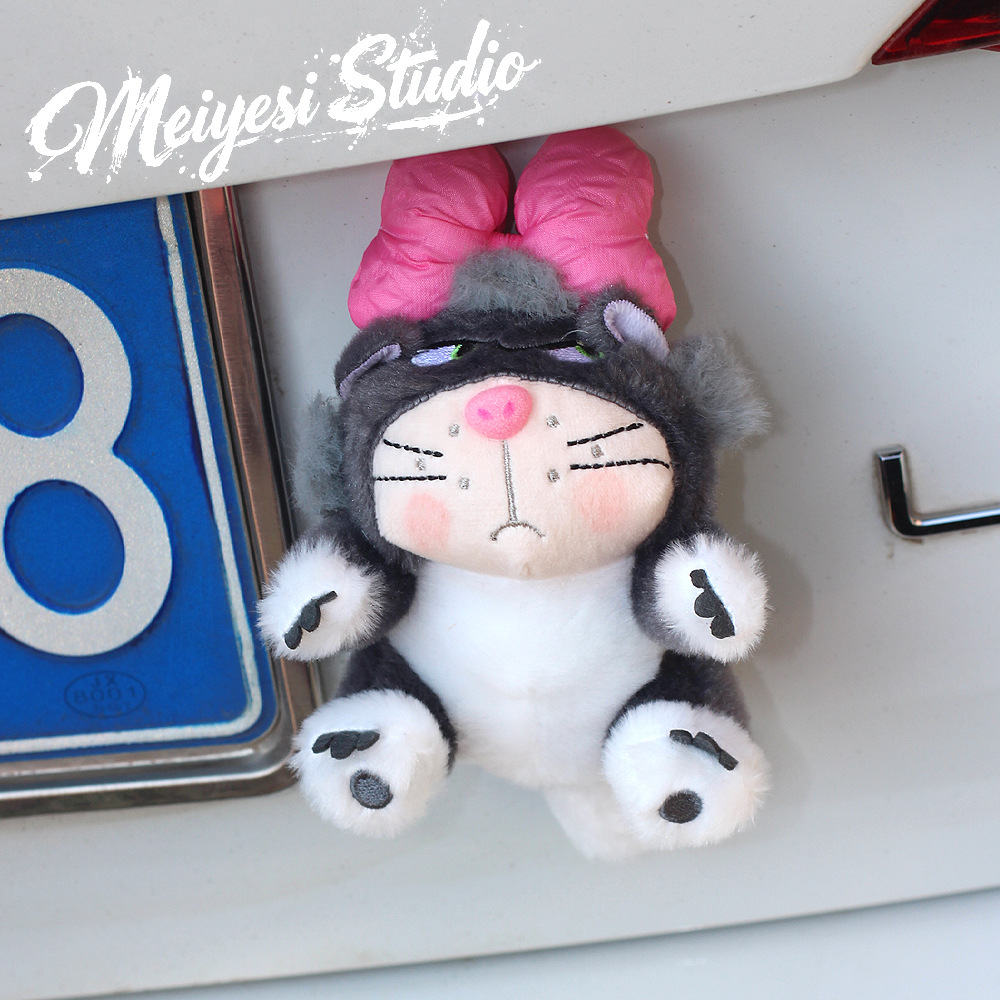 Cute Lucifer muñeca exterior coche techo de coche cola trasera muñeca de peluche colgante coche baúl colgante coche interior