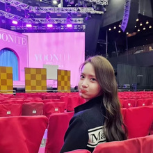 现货2025冬季新韩国东大门ma*inkim林允儿同款立领字母针织开衫女