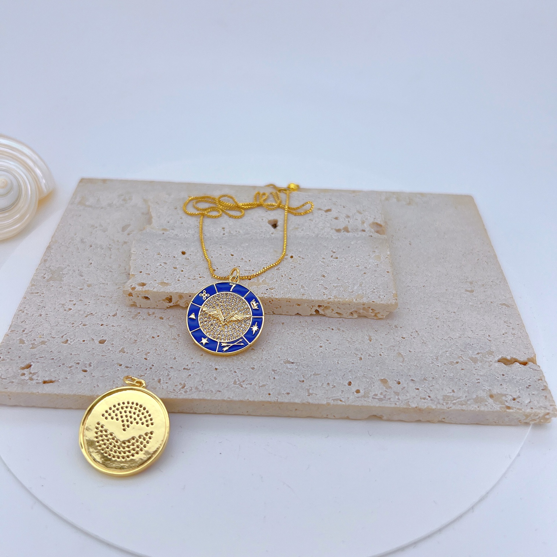 4g Weight Pendant Jewelry Making Type 20 * 25mm Jewelry Making Size Zircon Inlay Material DIY Jewelry Accessories Classification 1 Piece Quantity Copper Material Devil's Eye, Heart Shape Pattern All Seasons Season Plating Design Simple Style Style 1 Piece 20 * 25mm Copper Zircon Devil's Eye Heart Shape Pendant 6