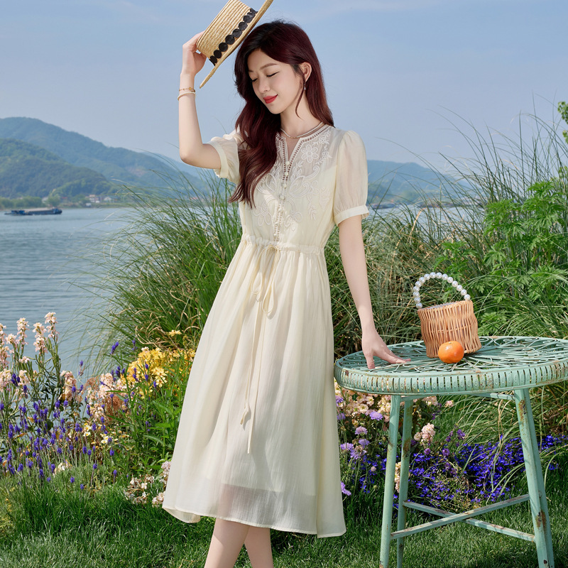 Tencel Fashion V-neck Short-sleeved dress Women's 2025 Summer New Elegant Elegant Slimming Mid-length Dress SY2656