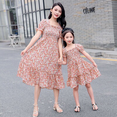 With children Mother and daughter dresses 2022 summer new pattern Western style puff sleeve Bouffancy Broken flowers square neck longuette