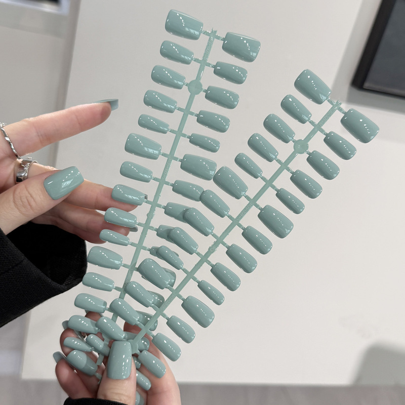 Fresh Baby Blue Solid Color Wearable Nails, Medium-Short Style, Gel Polish Spray-On, 30 Pieces of Pre-Made Nail Strips, Simple and Versatile Nail Pieces Fresh Baby Blue Solid Color Wearable Nails, Medium-Short Style, Gel Polish Spray-On, 30 Pieces of Pre-Made Nail Strips, Simple and Versatile Nail Pieces