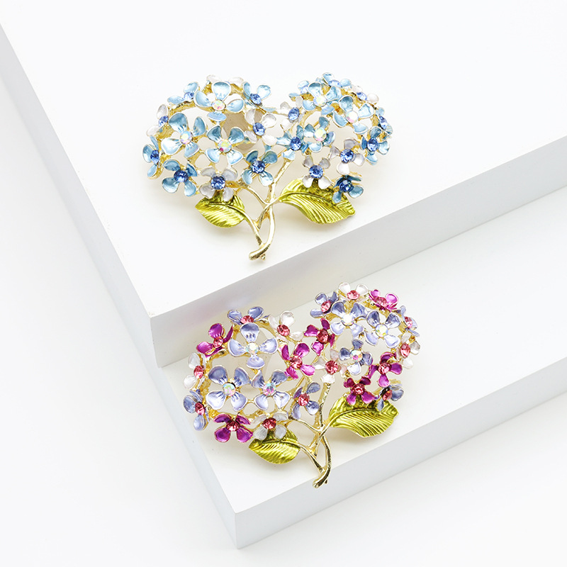 New fresh alloy enamel double-headed hydrangea brooch, versatile and elegant accessory for women's clothing
