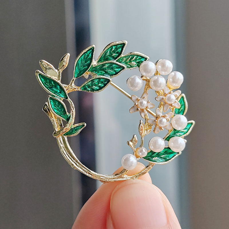 Flor de Gardenia de moda broche chica lindo broche fresco para damas elegantes atmósfera japonesa flores de pecho de perlas