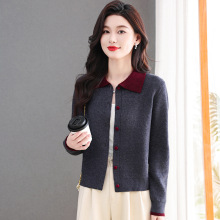 春秋装撞色翻领针织开衫女外搭上衣2025新款时尚干练短款毛衣外套