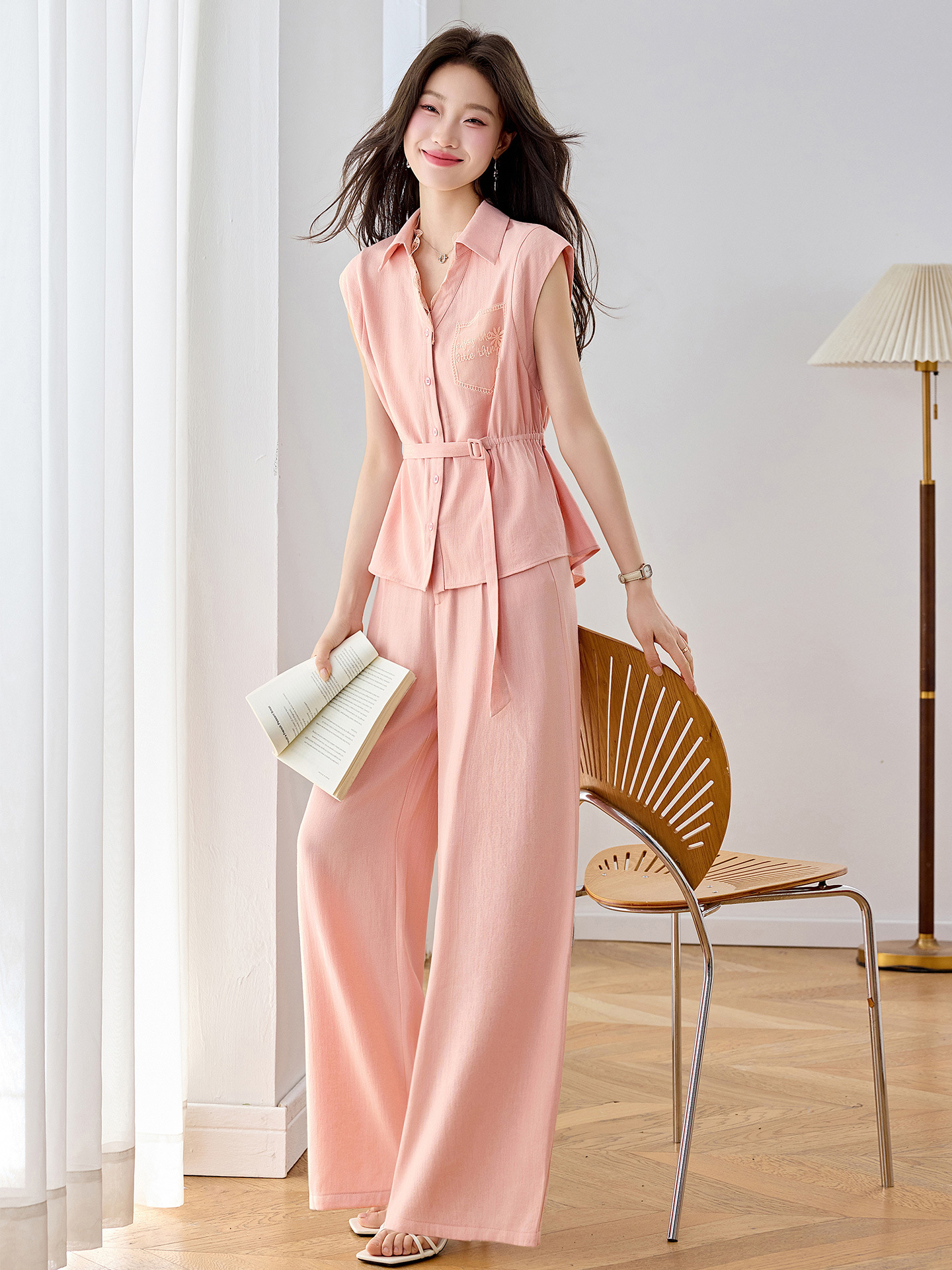 Bộ quần áo nữ mùa hè cao cấp gồm áo sơ mi dây rút và quần ống rộng — Xám gạo, Màu hồng
