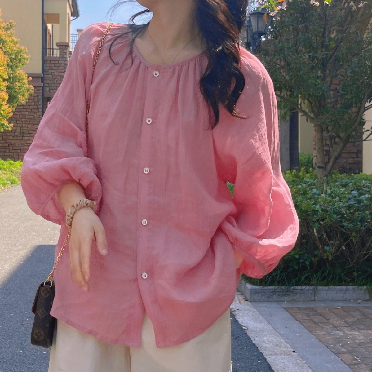 法式粉色圆领衬衫女夏季薄设计感小众宽松棉麻衬衣外套泡泡袖上衣