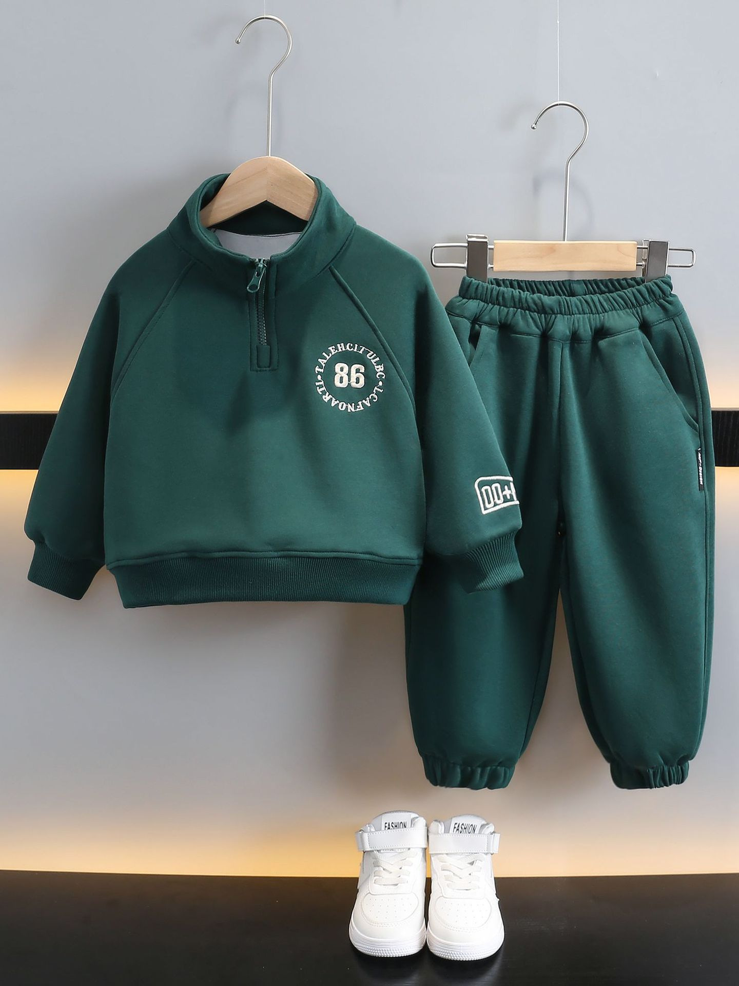 7082 traje de camisa POLO para niños 2025 primavera y otoño nuevo suéter para niños primavera para niños deportes de dos piezas de moda
