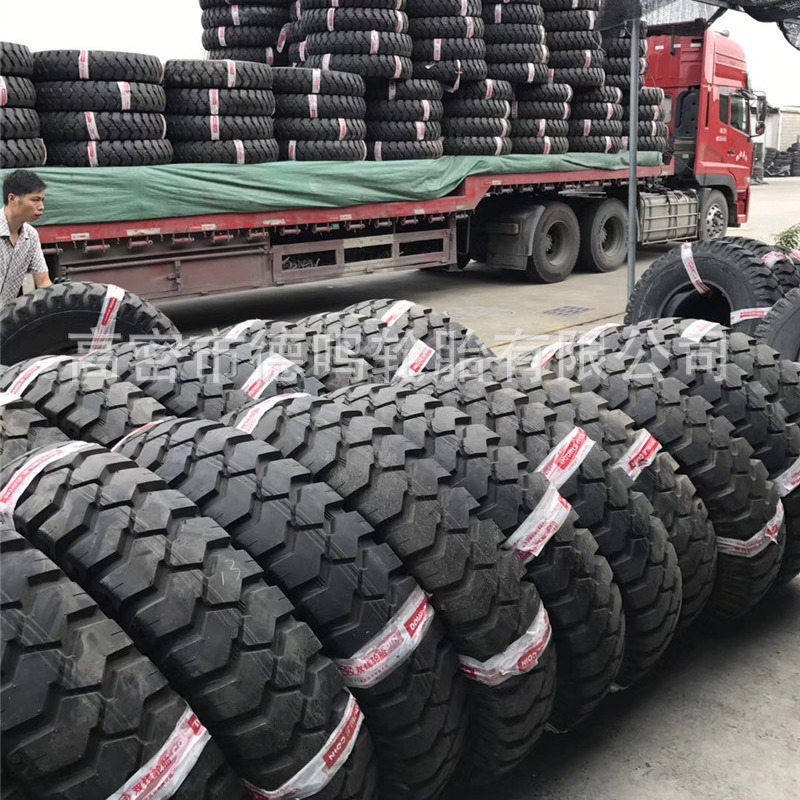 Neumático de patrón de cuerno de nylon 900-20 Fengshen /1000/1100/1200-20