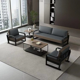 电脑桌;小夜灯;办公椅