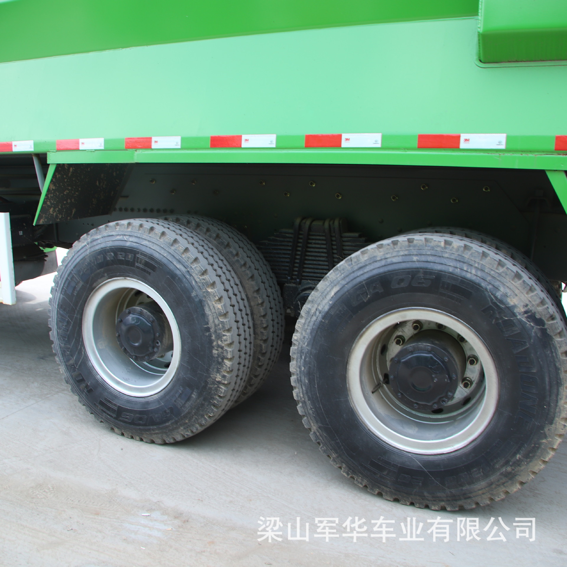 XCMG dump truck for sale, 10-wheel mining dump truck, sand and gravel transport vehicle, 8-wheel rear self-unloading engineering vehicle