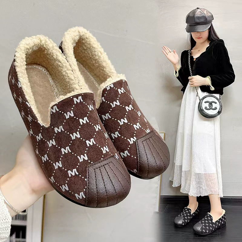 Источник фабрики плюшевые маленькие кожаные туфли женская шерстяная обувь зимой 2024 новый педаль мягкая подошва бобовая обувь оптом