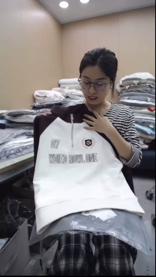 905WDI拼色卫衣57/116