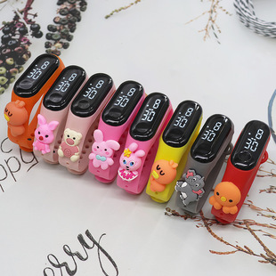 Special Spot Wholesale Waterproof Cartoon White Light LED Digital Watch Kidsren Students Sports Doll Bracelet Table