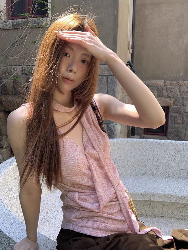 设计感粉色交叉v领吊带背心女夏季褶皱修身无袖外穿辣妹飘带上衣|undefined