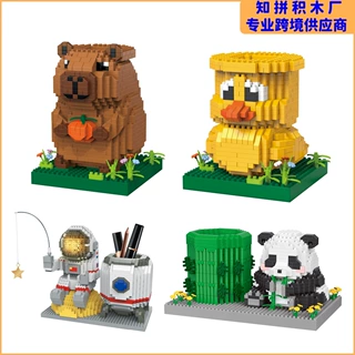 跨境新品小鸭子宇航员笔筒摆件微颗粒积木拼装模型益智玩具代入仓