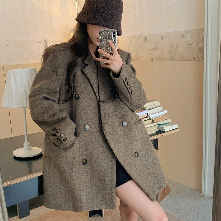Thickened Retro Coffee-Colored Herringbone Woolen Suit Jacket for Women, Winter Loose Woolen Fashion Versatile Slimming Blazer