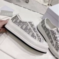 Thick sole gray embroidery