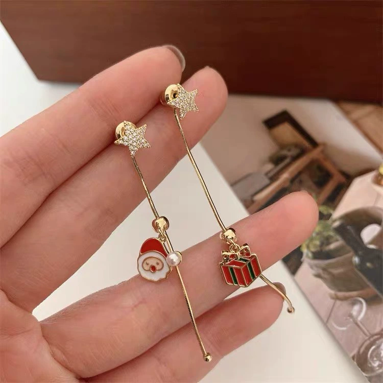 Asymmetrical Earrings, European Style for Elderly, Christmas Motifs, Lightweight 10 cm