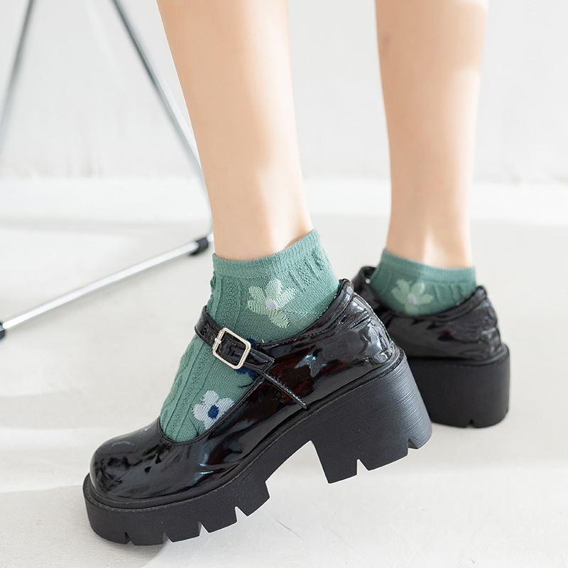 Corea del Sur Puerta del Sur de moda Flor de primavera y verano de malla delgada transpirable de las mujeres de corte bajo invisible tobillo Calcetines de las mujeres