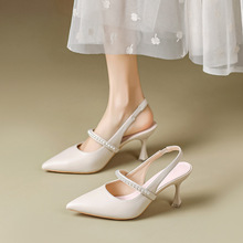 米白色一脚蹬包头凉鞋女细跟夏法式7厘米带不掉跟后空高跟鞋
