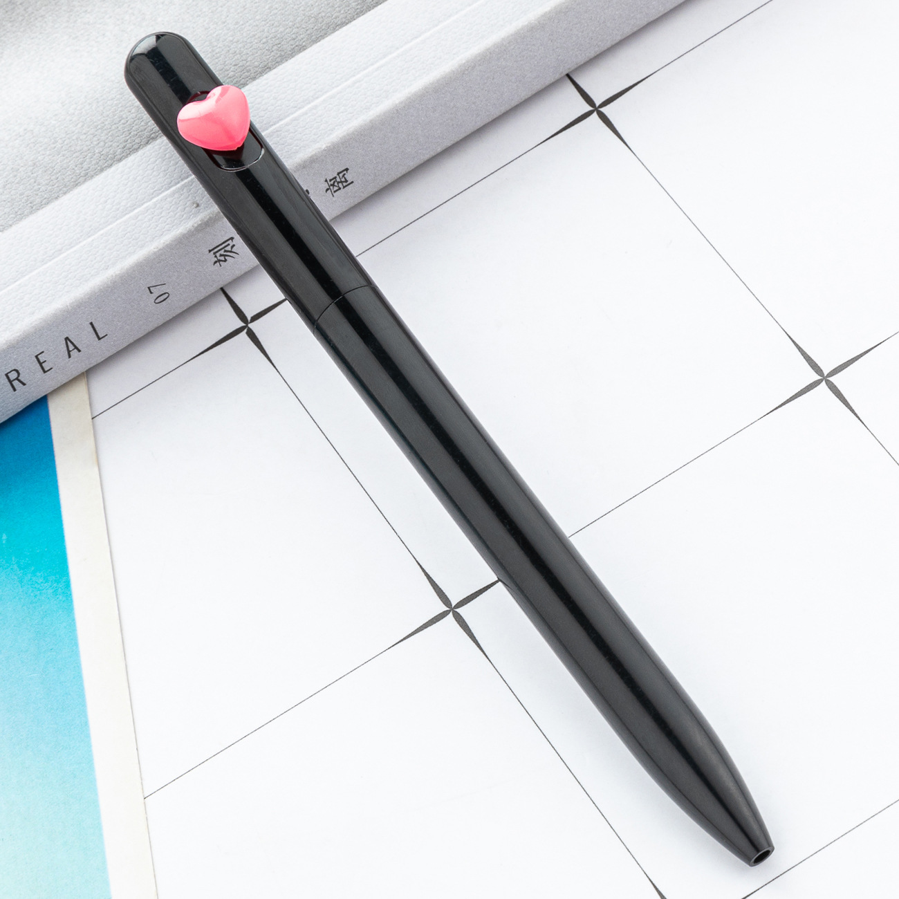 Bolígrafo de plástico Love, logotipo imprimible, regalo promocional, bolígrafo publicitario, color macarons, bolígrafo giratorio Love