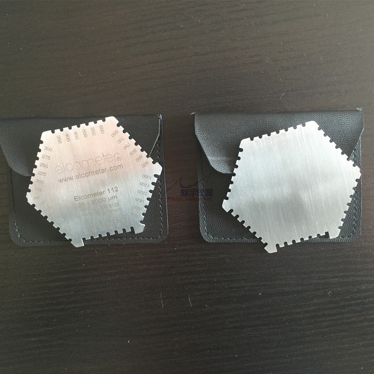 112六角梳规湿膜测厚仪 将仪器稳定垂直地放在平整的工件涂层表面