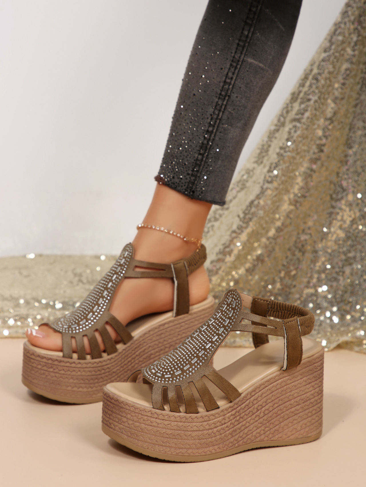 Sandali zeppa donna con strass ed elastico_voghion.com