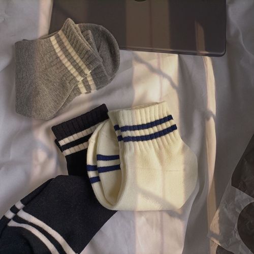 Japanese white socks for women ins trendy spring and autumn women's mid-calf socks cotton socks striped sports socks short socks college style