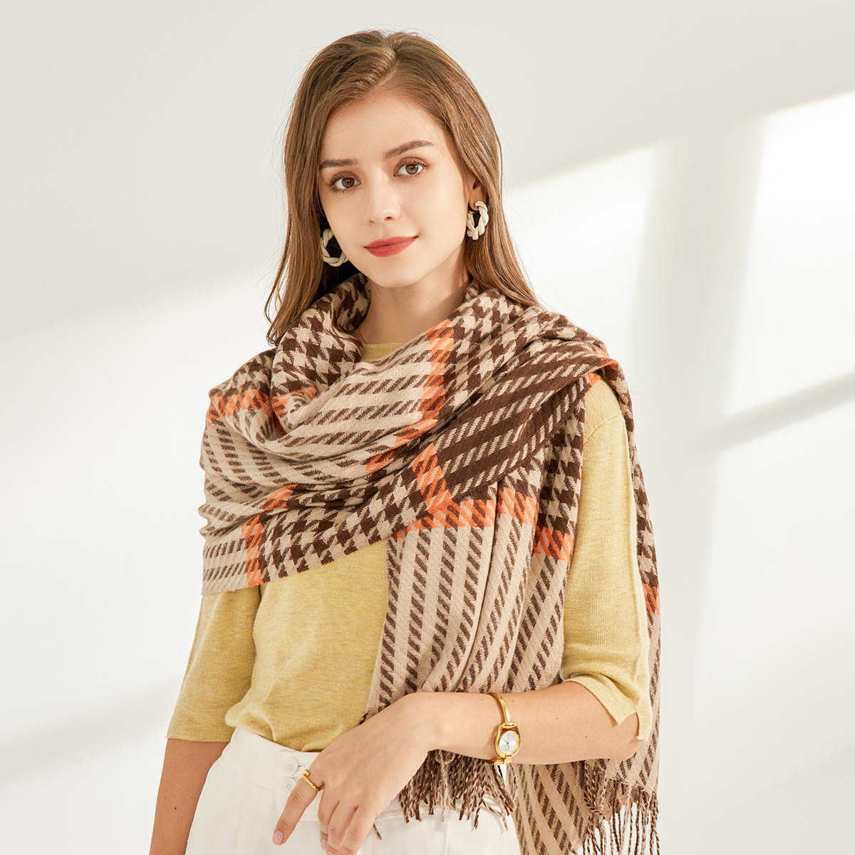 INS simple elegante bufanda de pata de gallo marrón para mujer Otoño e Invierno estilo coreano versátil Cachemira grueso chal cálido