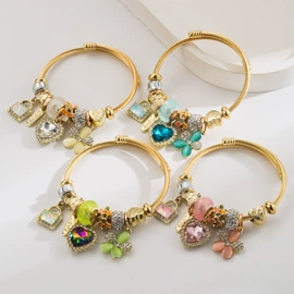 耳环;发箍;项链