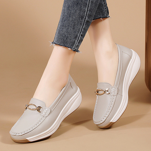 Leather thick-soled mother's shoes 2024 new women's single shoes slip-on light and non-slip jelly shoes women casual pantoletta women