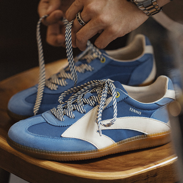 Fashionable blue retro sports GAT shoes