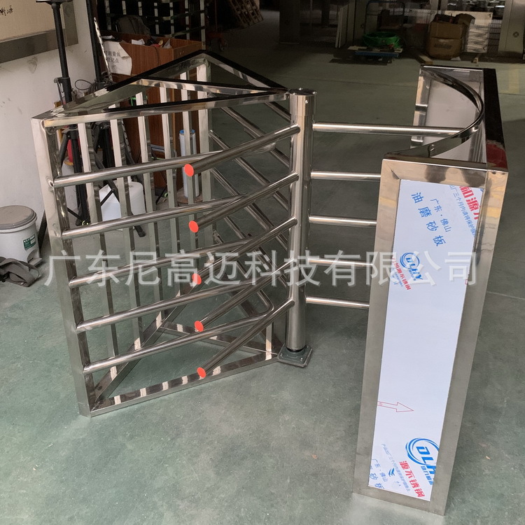 现货供应单向栏杆 导流栅栏旋转人行道闸 景区车站超市半高单向门